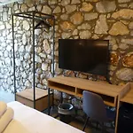 Comfort & מלון דירות 4*